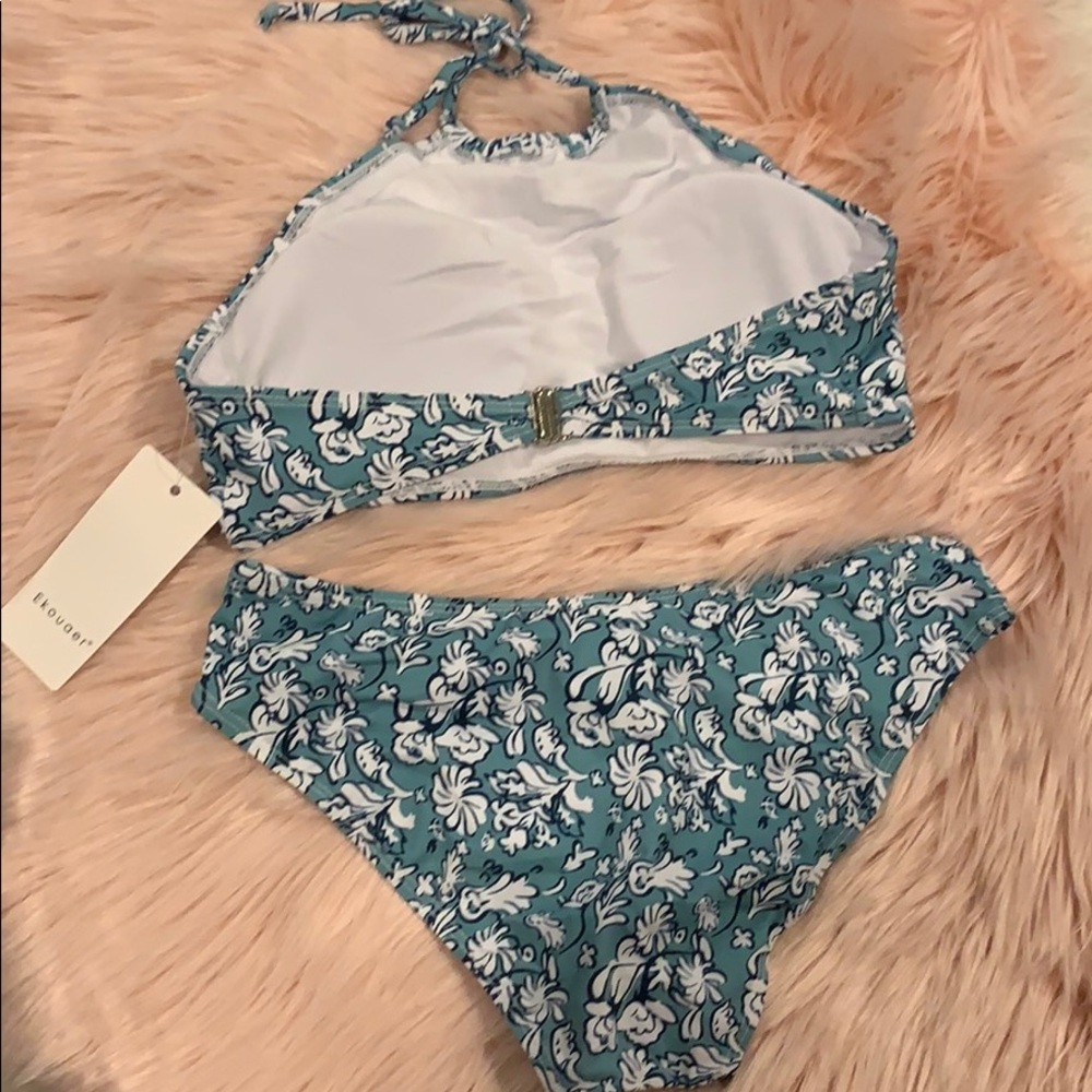 Two Piece Paisley Swimsuit 📦 (S-14) - Picture 8 of 12